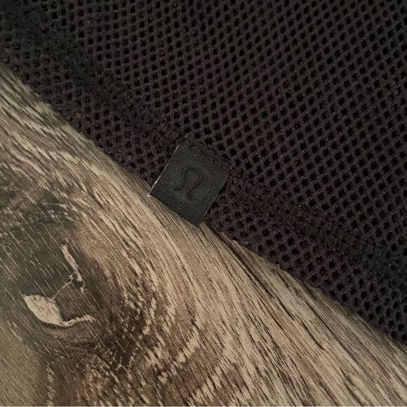 Lululemon mesh on mesh tee - Picture 6 of 9